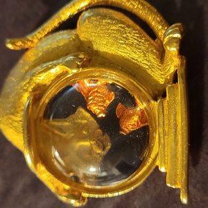 JJ Gold Tone CAT  Lucite FISH BOWL GOLDFISH  Domed Bubble Jelly Belly Brooch Pin